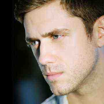 Aaron Tveit